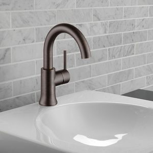 NEW Delta Faucet 559HA-RB-DST Single Handle Faucet